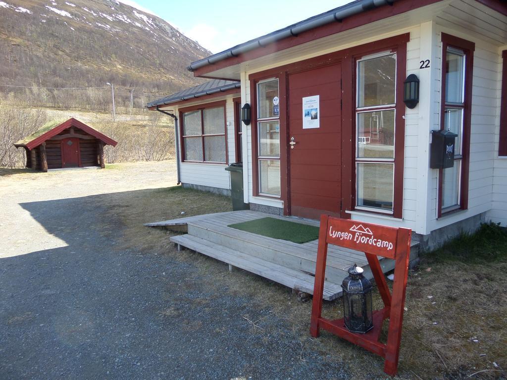 Willa Lyngen Fjordcamp Nord-Lenangen Zewnętrze zdjęcie